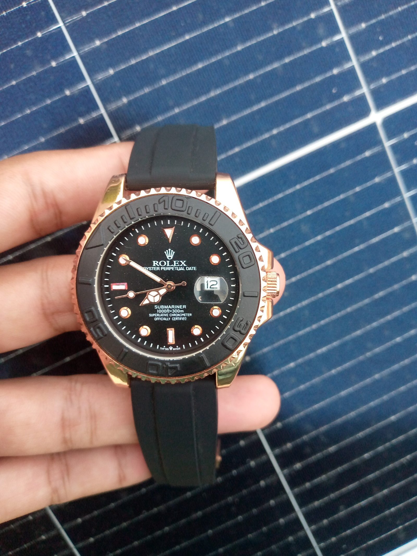 Rolex Luxury Watch-Rotating Bezel & Date Feature ⌚ - Image 3